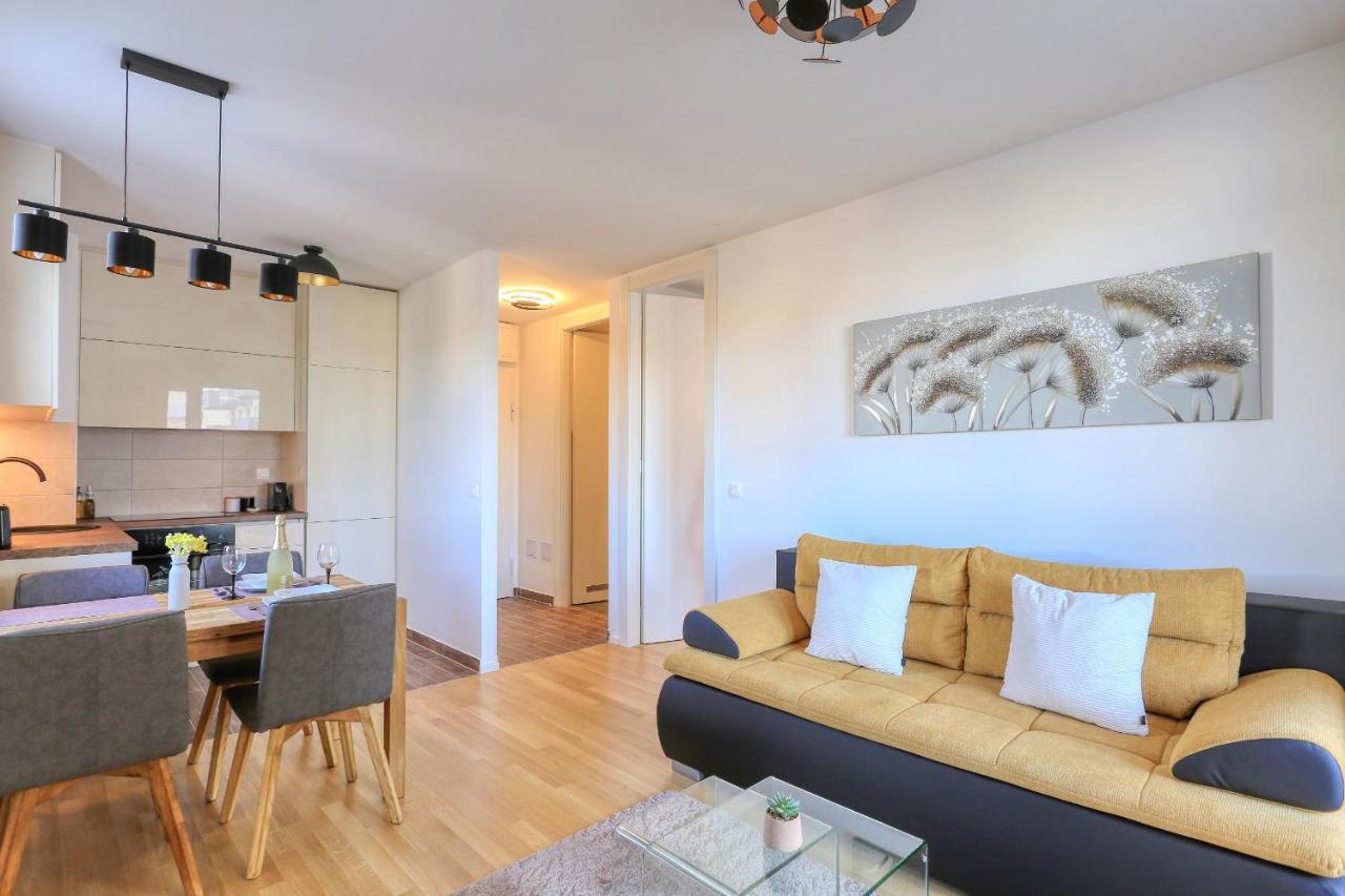 Barbara With Private Parking In The Garage Apartment Zadar Luaran gambar
